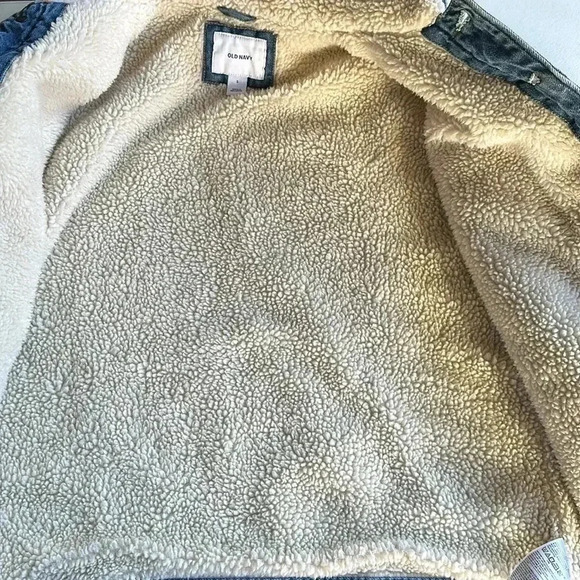 Old navy - Picture 2 of 5